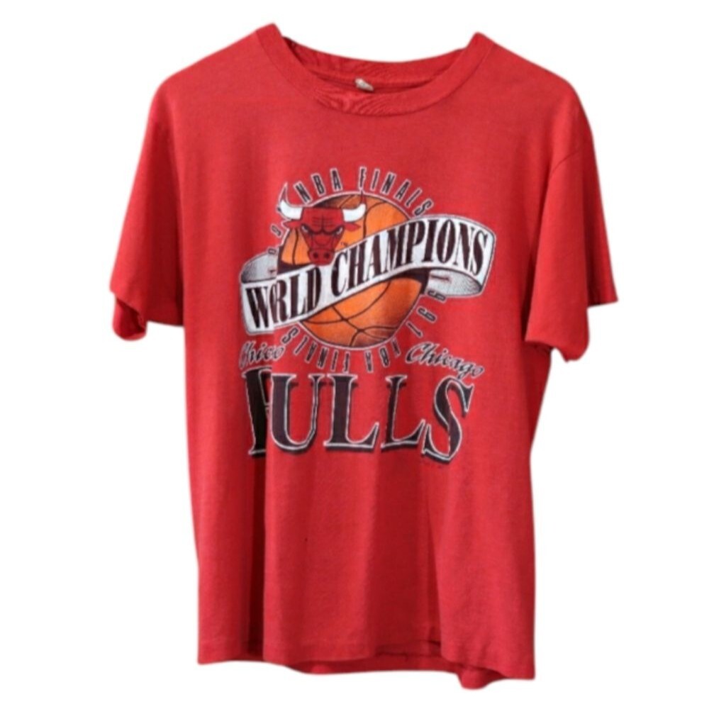 Screen Stars Vintage 90s Single Stitch Red Chicago Bulls Championship Tshirt LG